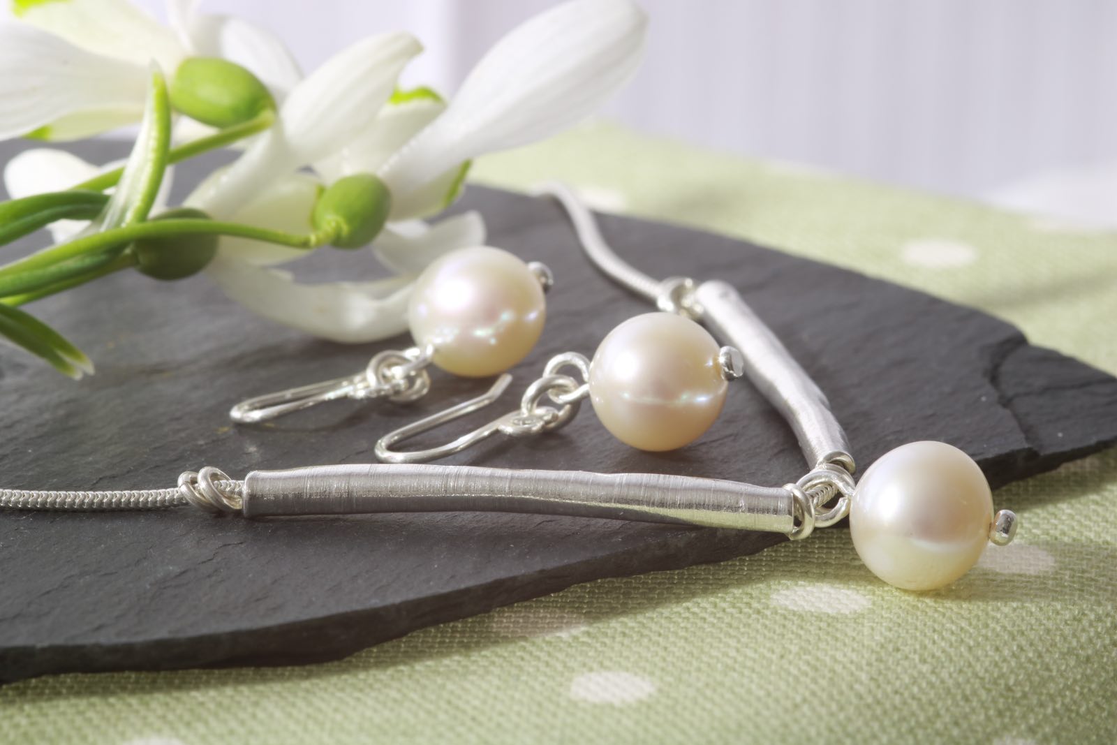 Plico Necklace Earrings Silver & AA Grade Freshwater Pearl